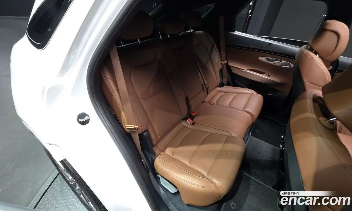 Genesis GV70 2021 2.5 автомат (гидро), фото 16 Genesis GV70 2021 2.5 автомат (гидро), фото 16