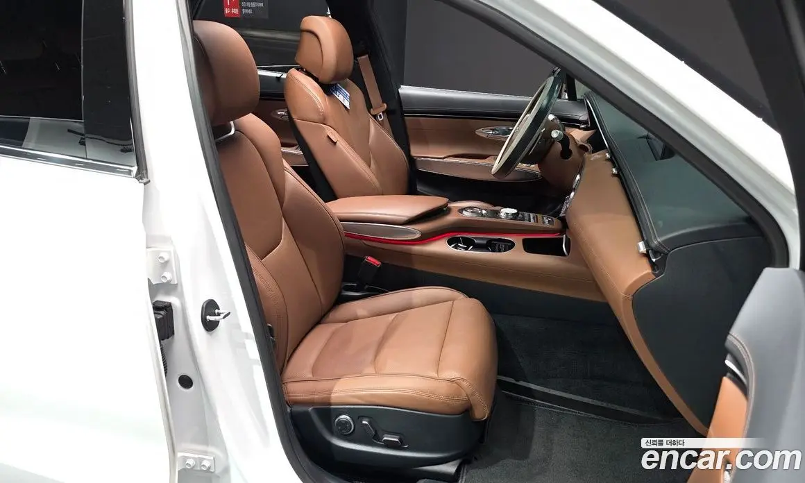 Genesis GV70 2021 2.5 автомат (гидро), фото 17 Genesis GV70 2021 2.5 автомат (гидро), фото 17