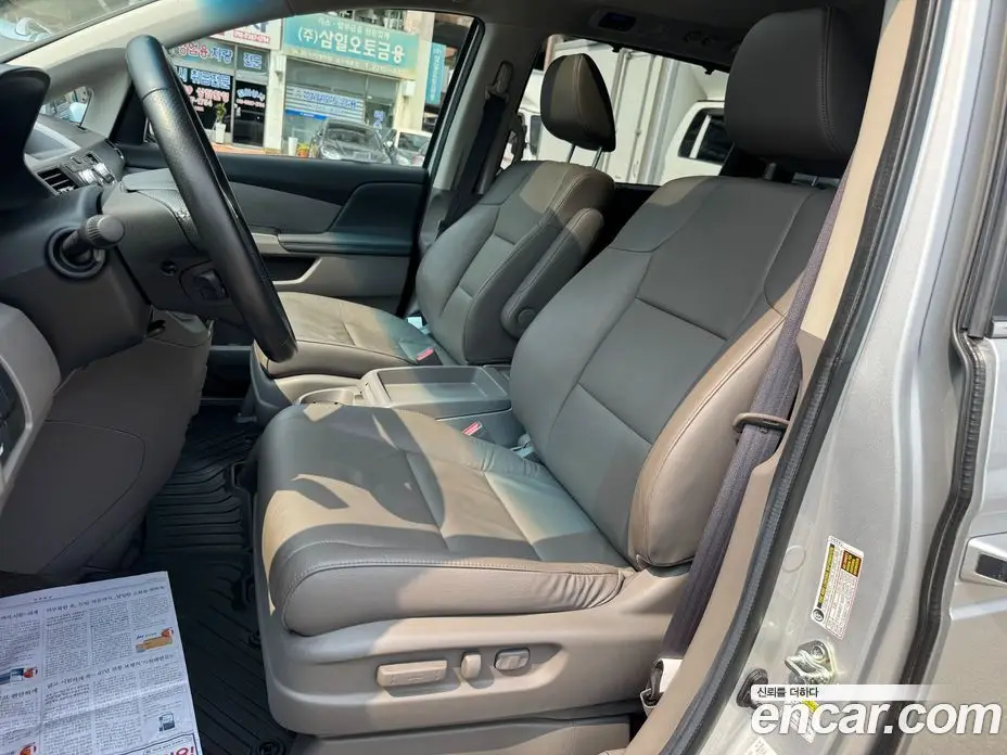 Honda Odyssey 2013 3.5 автомат (гидро), фото 17 Honda Odyssey 2013 3.5 автомат (гидро), фото 17