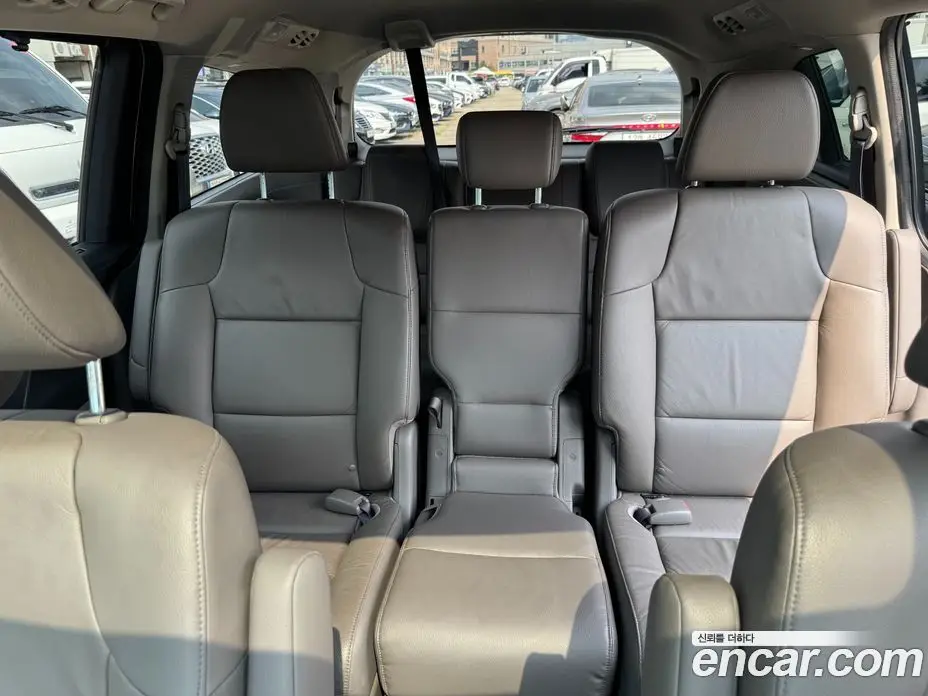 Honda Odyssey 2013 3.5 автомат (гидро), фото 19 Honda Odyssey 2013 3.5 автомат (гидро), фото 19