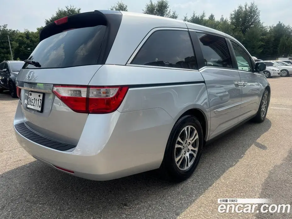 Honda Odyssey 2013 3.5 автомат (гидро), фото 4 Honda Odyssey 2013 3.5 автомат (гидро), фото 4