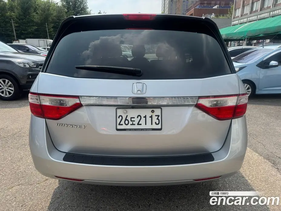 Honda Odyssey 2013 3.5 автомат (гидро), фото 5 Honda Odyssey 2013 3.5 автомат (гидро), фото 5
