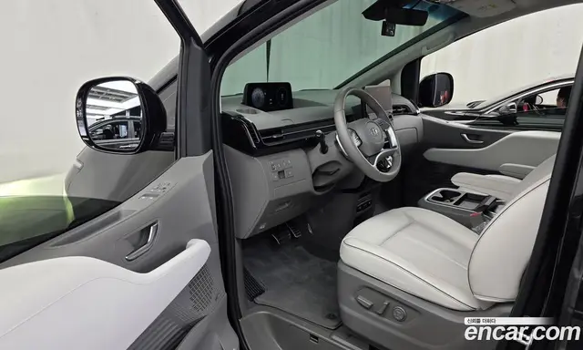 Hyundai Staria 2023 2.2 автомат (гидро), миниатюра 10 Hyundai Staria 2023 2.2 автомат (гидро), миниатюра 10