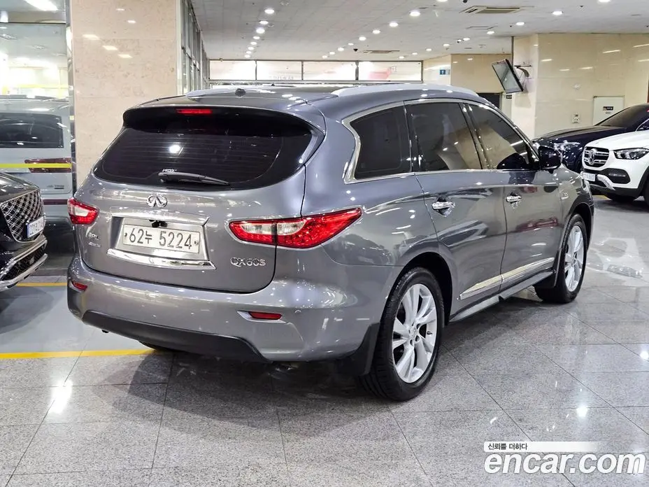 Infiniti QX60 2015 3.5 автомат (гидро), фото 4 Infiniti QX60 2015 3.5 автомат (гидро), фото 4