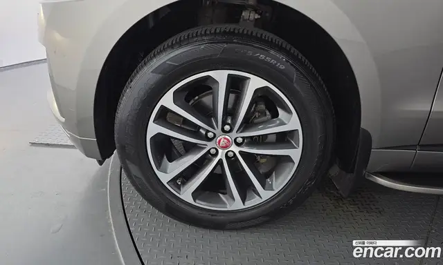 Jaguar F-Pace 2018 2.0 автомат (гидро), миниатюра 5 Jaguar F-Pace 2018 2.0 автомат (гидро), миниатюра 5