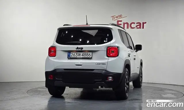 Jeep Renegade 2023 1.3 автомат (гидро), миниатюра 4