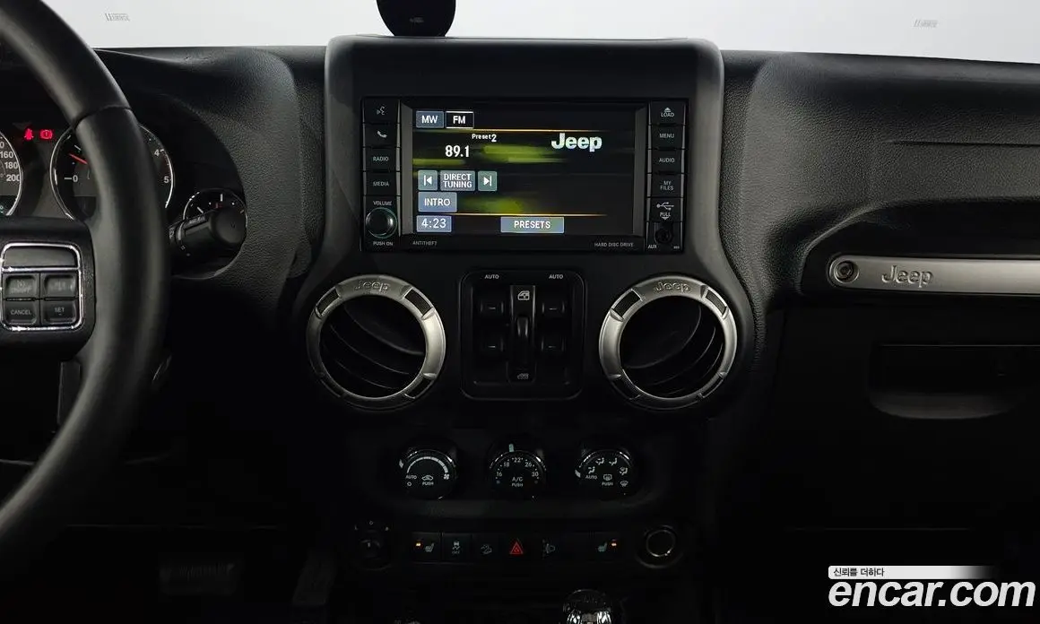 Jeep Wrangler 2015 2.8 автомат (гидро), фото 14 Jeep Wrangler 2015 2.8 автомат (гидро), фото 14