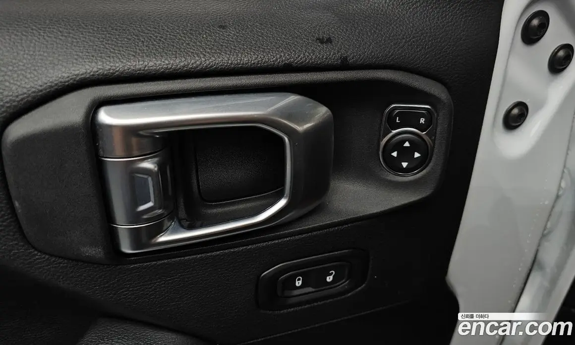 Jeep Wrangler 2022 2.0 автомат (гидро), фото 20 Jeep Wrangler 2022 2.0 автомат (гидро), фото 20