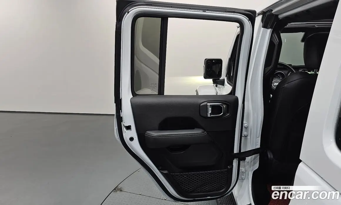 Jeep Wrangler 2022 2.0 автомат (гидро), фото 28 Jeep Wrangler 2022 2.0 автомат (гидро), фото 28