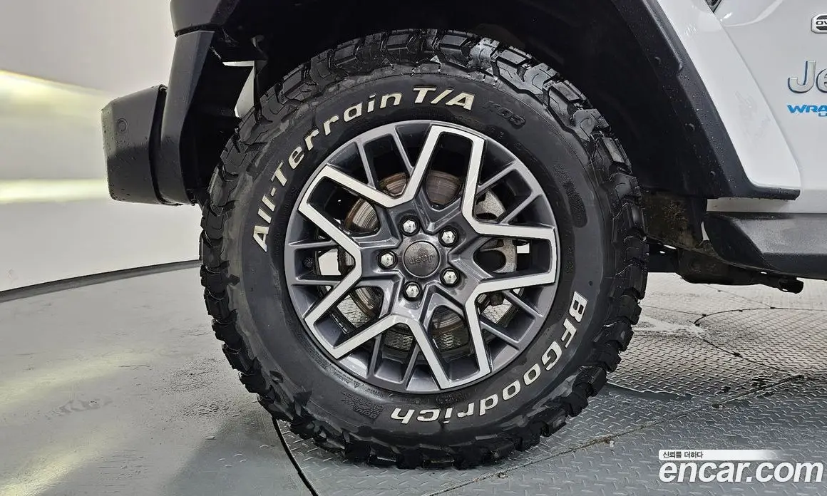 Jeep Wrangler 2022 2.0 автомат (гидро), фото 33 Jeep Wrangler 2022 2.0 автомат (гидро), фото 33