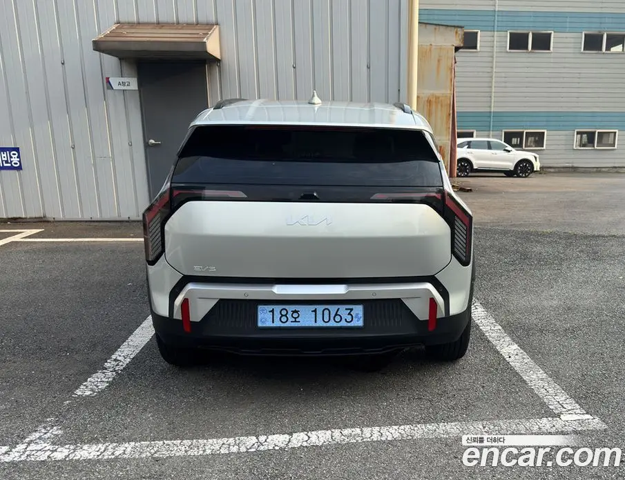 Kia EV3 2026 автомат (гидро), фото 4 Kia EV3 2026 автомат (гидро), фото 4