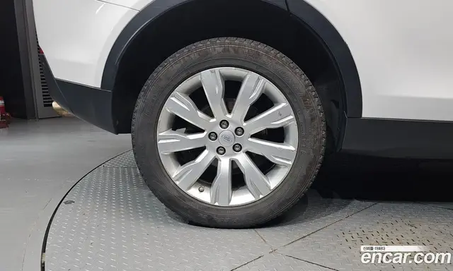 Land Rover Discovery Sport 2015 2.2 автомат (гидро), миниатюра 5 Land Rover Discovery Sport 2015 2.2 автомат (гидро), миниатюра 5