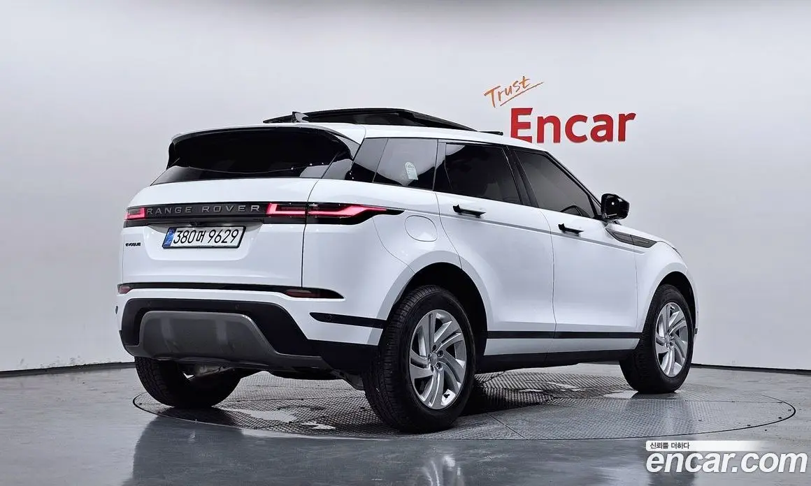 Land Rover Range Rover Evoque 2025 2.0 автомат (гидро), фото 2 Land Rover Range Rover Evoque 2025 2.0 автомат (гидро), фото 2