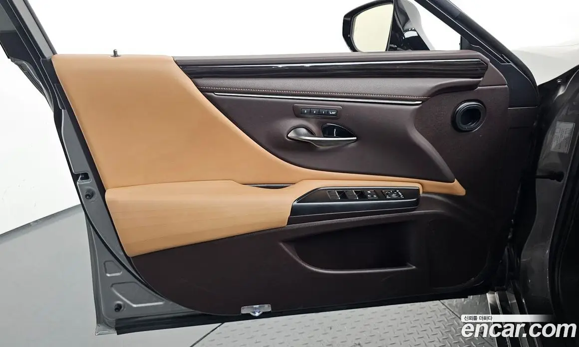 Lexus ES 2019 2.5 автомат (гидро), фото 14 Lexus ES 2019 2.5 автомат (гидро), фото 14