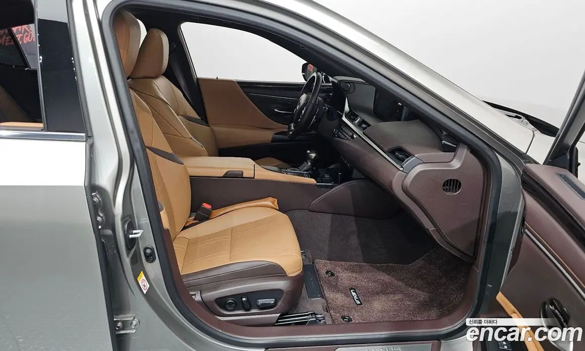 Lexus ES 2019 2.5 автомат (гидро), фото 16 Lexus ES 2019 2.5 автомат (гидро), фото 16