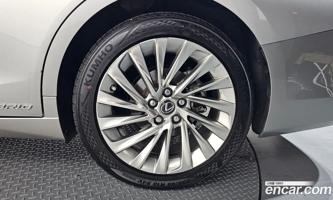 Lexus ES 2019 2.5 автомат (гидро), фото 7 Lexus ES 2019 2.5 автомат (гидро), фото 7