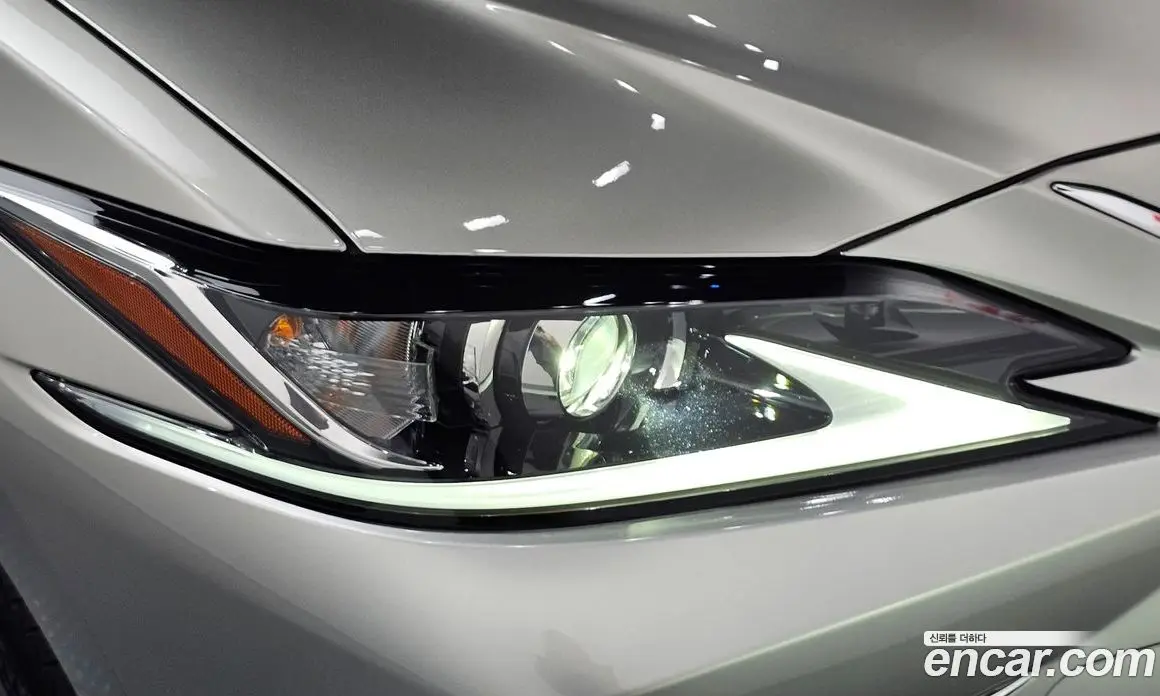 Lexus ES 2019 2.5 автомат (гидро), фото 8 Lexus ES 2019 2.5 автомат (гидро), фото 8
