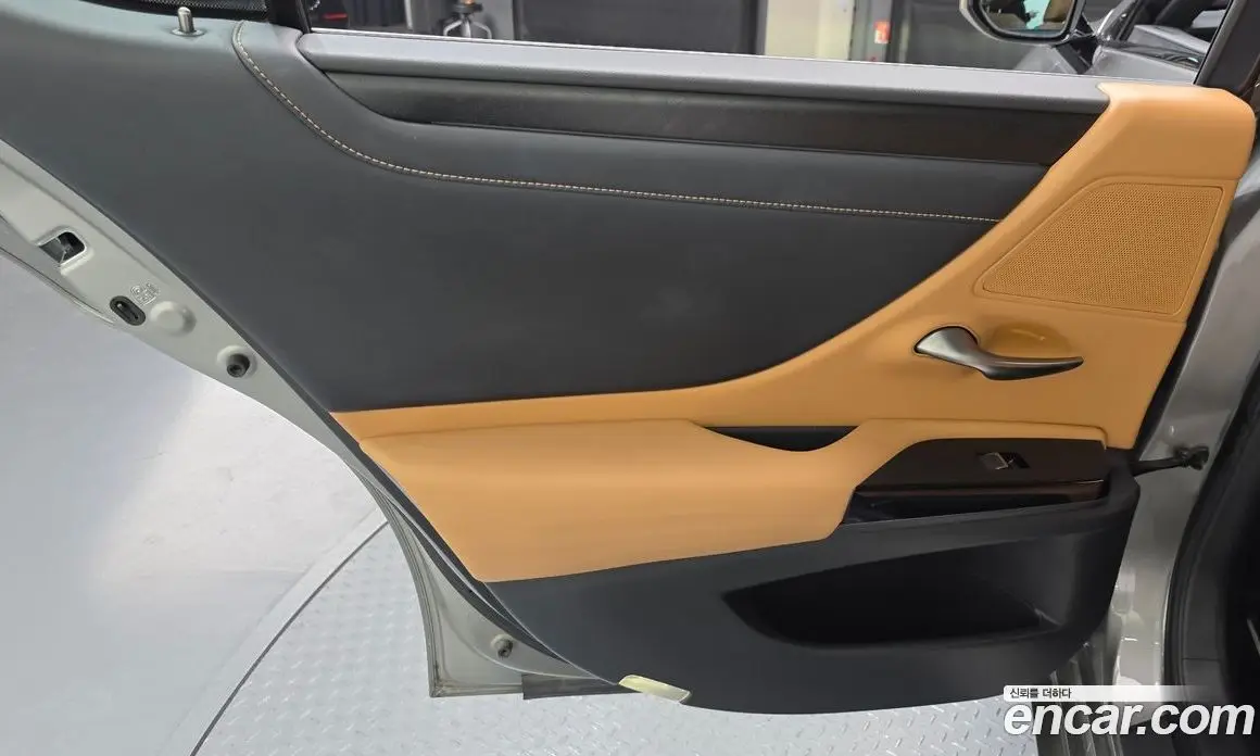 Lexus ES 2021 2.5 автомат (гидро), фото 15 Lexus ES 2021 2.5 автомат (гидро), фото 15
