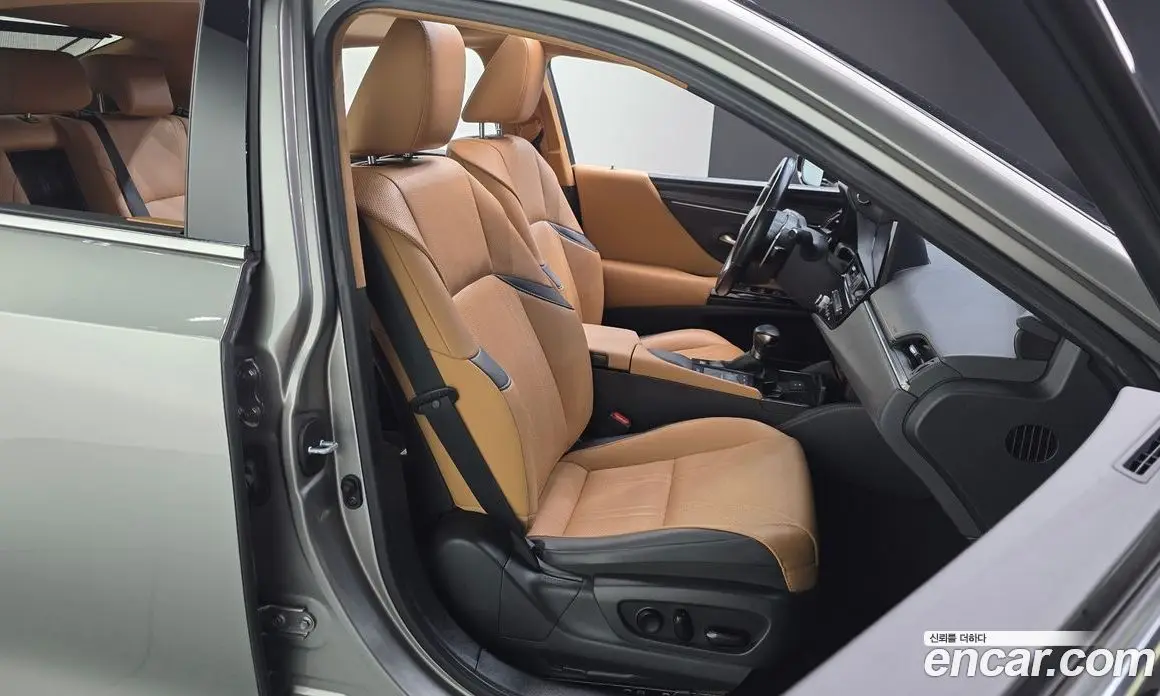 Lexus ES 2021 2.5 автомат (гидро), фото 16 Lexus ES 2021 2.5 автомат (гидро), фото 16