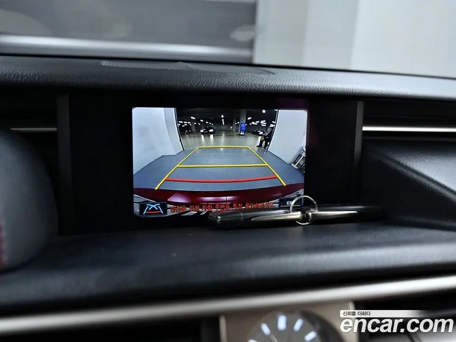 Lexus IS 2016 2.0 автомат (гидро), фото 16 Lexus IS 2016 2.0 автомат (гидро), фото 16