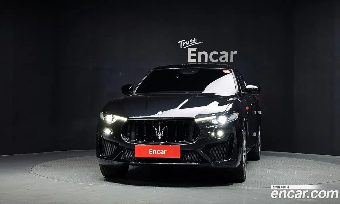 Maserati Levante 2019 3.8 автомат (гидро), фото 3 Maserati Levante 2019 3.8 автомат (гидро), фото 3