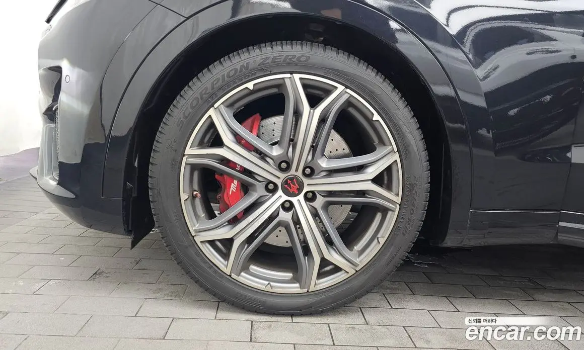 Maserati Levante 2019 3.8 автомат (гидро), фото 5 Maserati Levante 2019 3.8 автомат (гидро), фото 5