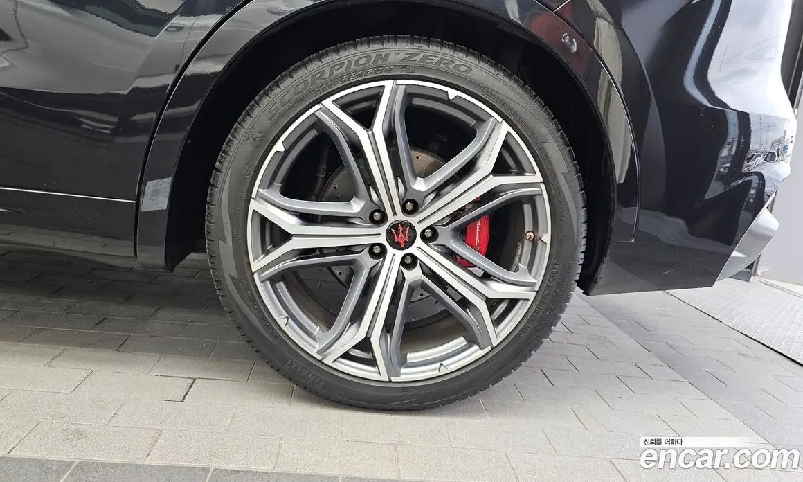 Maserati Levante 2019 3.8 автомат (гидро), фото 7 Maserati Levante 2019 3.8 автомат (гидро), фото 7