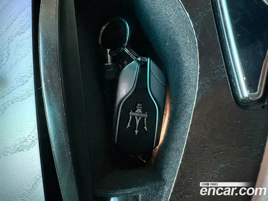 Maserati Quattroporte 2015 3.0 автомат (гидро), фото 6