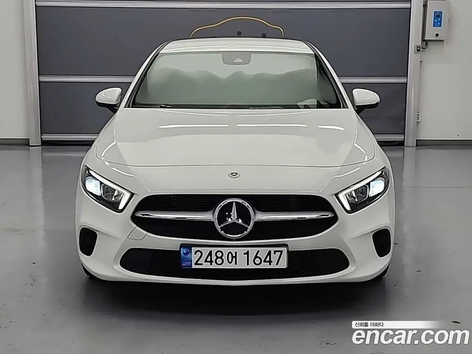 Mercedes-Benz A-Class 2023 2.0 автомат (гидро), фото 2 Mercedes-Benz A-Class 2023 2.0 автомат (гидро), фото 2