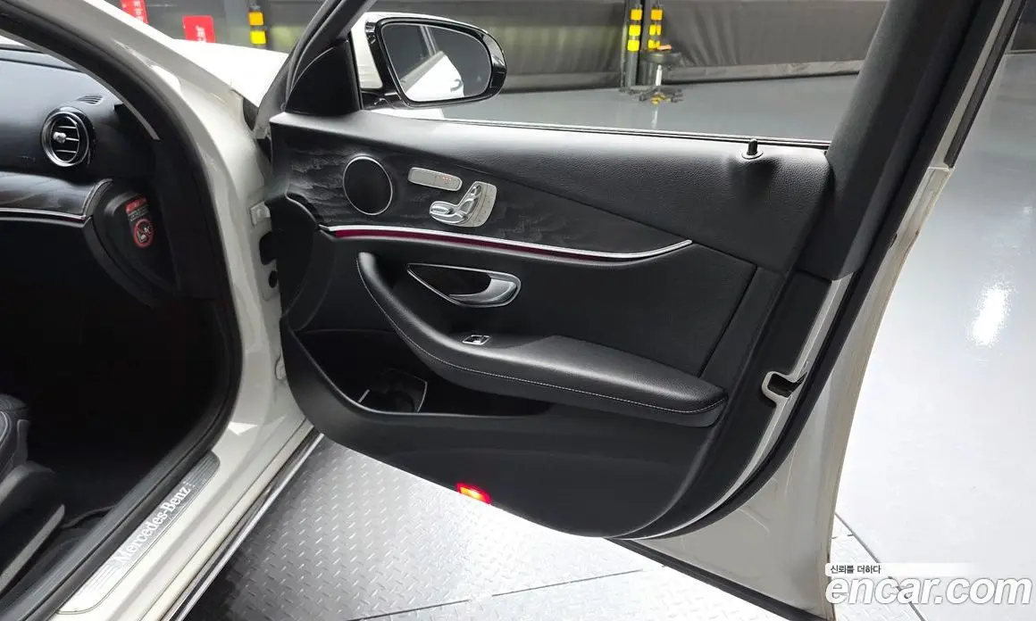 Mercedes-Benz E-Class 2017 1.9 автомат (гидро), фото 14 Mercedes-Benz E-Class 2017 1.9 автомат (гидро), фото 14