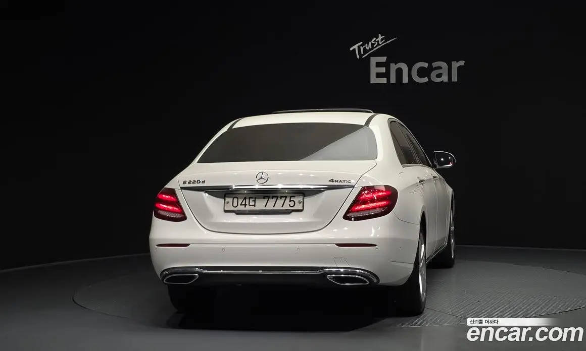Mercedes-Benz E-Class 2017 1.9 автомат (гидро), фото 4 Mercedes-Benz E-Class 2017 1.9 автомат (гидро), фото 4