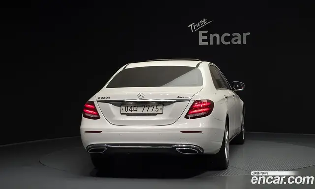 Mercedes-Benz E-Class 2017 1.9 автомат (гидро), миниатюра 4 Mercedes-Benz E-Class 2017 1.9 автомат (гидро), миниатюра 4