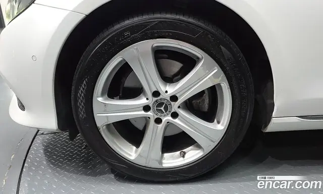 Mercedes-Benz E-Class 2017 1.9 автомат (гидро), миниатюра 5 Mercedes-Benz E-Class 2017 1.9 автомат (гидро), миниатюра 5