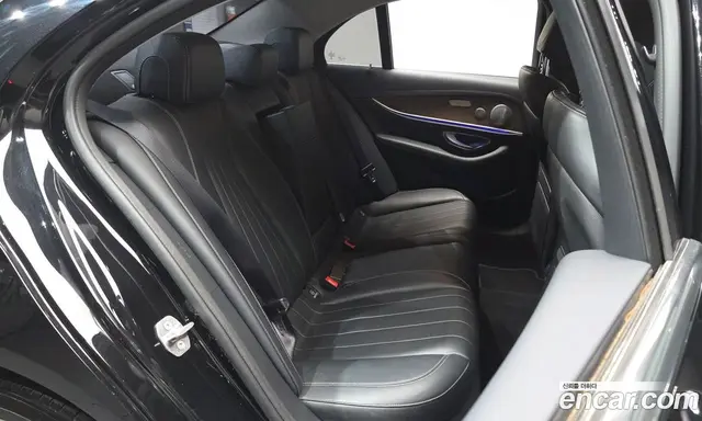 Mercedes-Benz E-Class 2018 2.0 автомат (гидро), миниатюра 11 Mercedes-Benz E-Class 2018 2.0 автомат (гидро), миниатюра 11