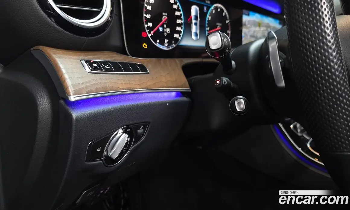 Mercedes-Benz E-Class 2018 2.0 автомат (гидро), фото 17 Mercedes-Benz E-Class 2018 2.0 автомат (гидро), фото 17