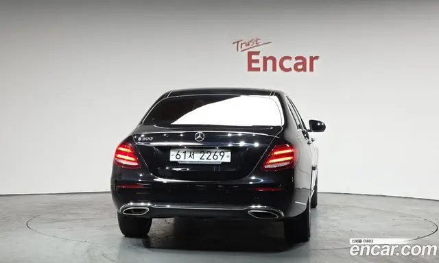 Mercedes-Benz E-Class 2018 2.0 автомат (гидро), миниатюра 3 Mercedes-Benz E-Class 2018 2.0 автомат (гидро), миниатюра 3