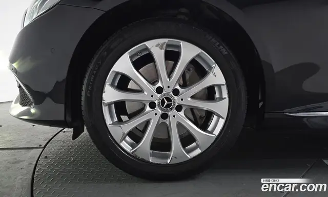 Mercedes-Benz E-Class 2018 2.0 автомат (гидро), миниатюра 4 Mercedes-Benz E-Class 2018 2.0 автомат (гидро), миниатюра 4