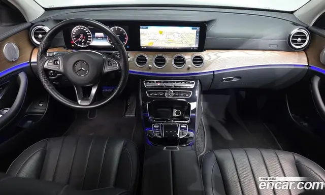 Mercedes-Benz E-Class 2018 2.0 автомат (гидро), миниатюра 6 Mercedes-Benz E-Class 2018 2.0 автомат (гидро), миниатюра 6