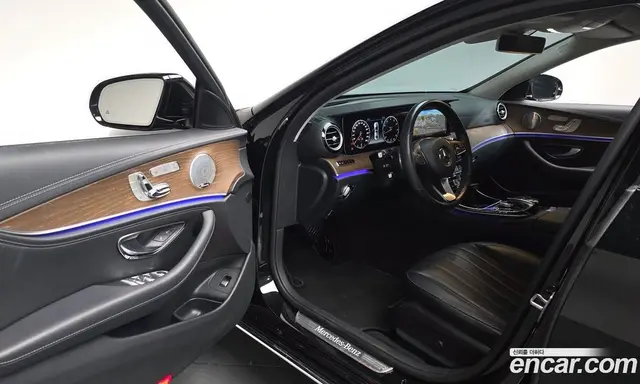 Mercedes-Benz E-Class 2018 2.0 автомат (гидро), миниатюра 10 Mercedes-Benz E-Class 2018 2.0 автомат (гидро), миниатюра 10