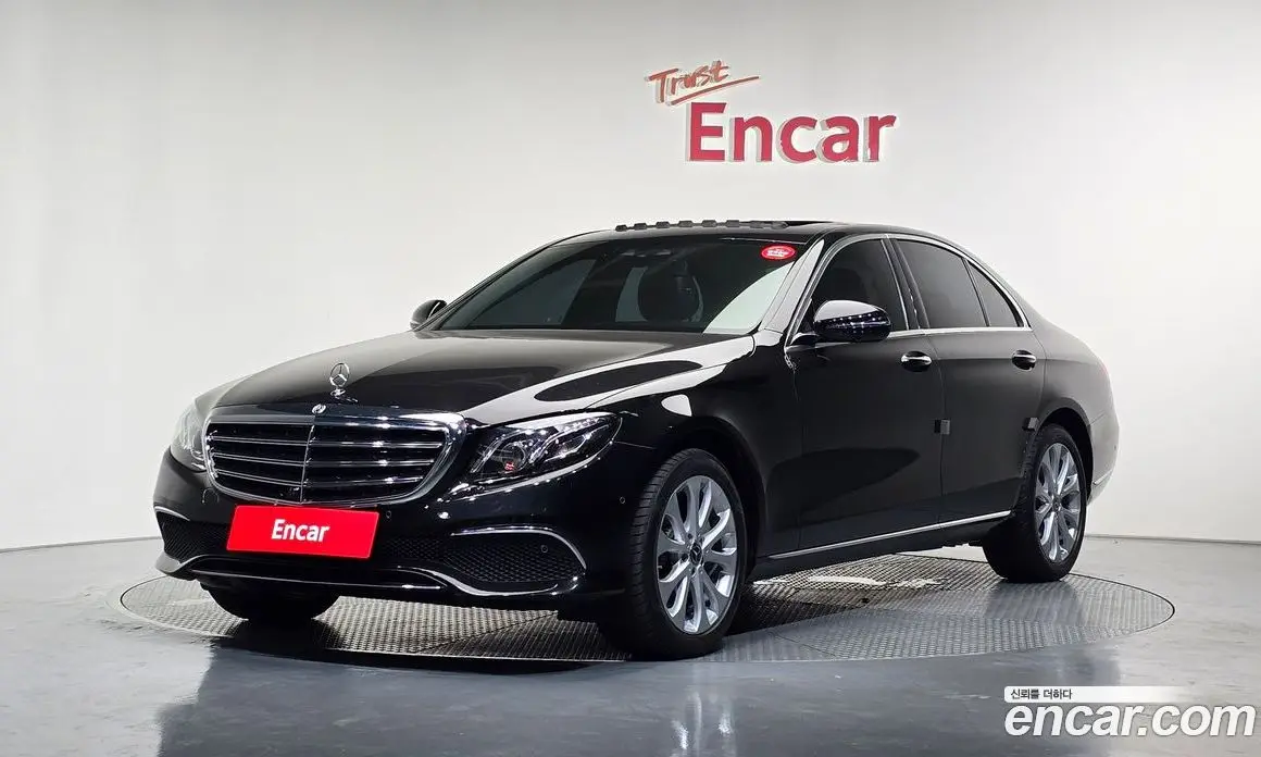 Mercedes-Benz E-Class 2018 2.0 автомат (гидро), фото 1 Mercedes-Benz E-Class 2018 2.0 автомат (гидро), фото 1