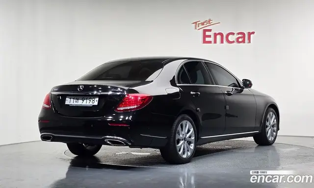 Mercedes-Benz E-Class 2018 2.0 автомат (гидро), миниатюра 2 Mercedes-Benz E-Class 2018 2.0 автомат (гидро), миниатюра 2