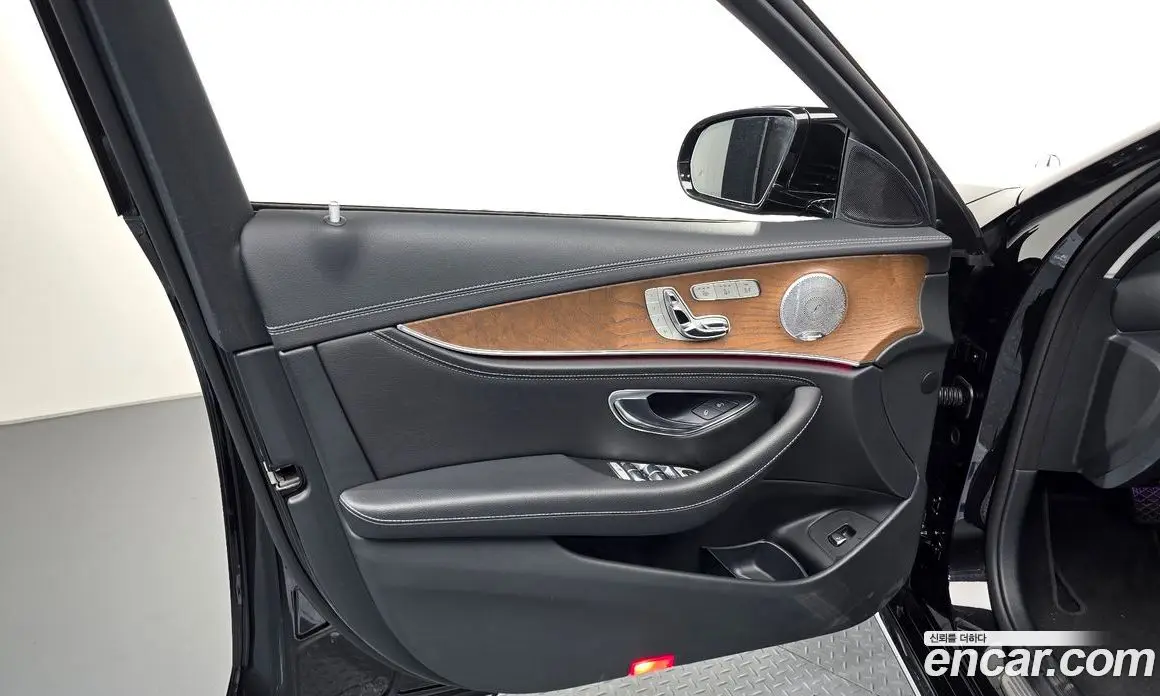 Mercedes-Benz E-Class 2018 2.0 автомат (гидро), фото 14 Mercedes-Benz E-Class 2018 2.0 автомат (гидро), фото 14
