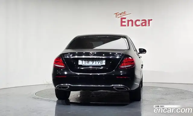 Mercedes-Benz E-Class 2018 2.0 автомат (гидро), миниатюра 4 Mercedes-Benz E-Class 2018 2.0 автомат (гидро), миниатюра 4