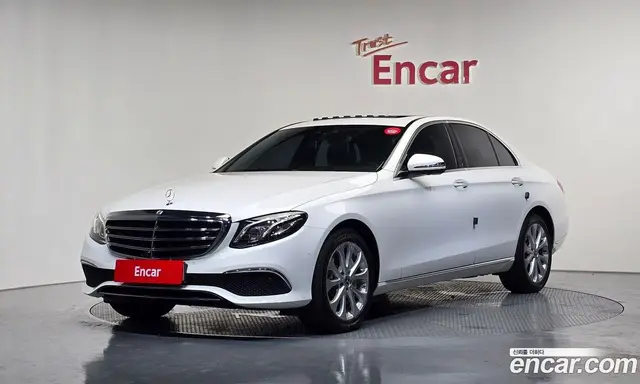 Mercedes-Benz E-Class 2018 2.0 автомат (гидро), миниатюра 1 Mercedes-Benz E-Class 2018 2.0 автомат (гидро), миниатюра 1