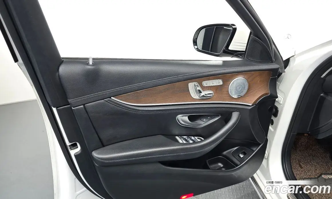 Mercedes-Benz E-Class 2018 2.0 автомат (гидро), фото 14 Mercedes-Benz E-Class 2018 2.0 автомат (гидро), фото 14
