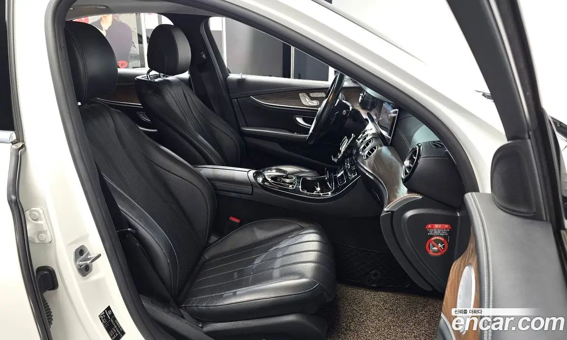 Mercedes-Benz E-Class 2018 2.0 автомат (гидро), фото 16 Mercedes-Benz E-Class 2018 2.0 автомат (гидро), фото 16