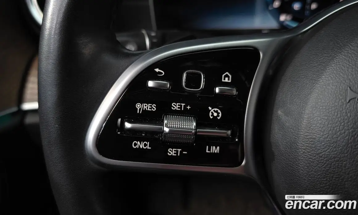Mercedes-Benz E-Class 2018 2.0 автомат (гидро), фото 21 Mercedes-Benz E-Class 2018 2.0 автомат (гидро), фото 21