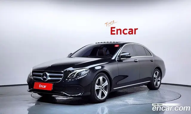Mercedes-Benz E-Class 2018 2.0 автомат (гидро), миниатюра 1 Mercedes-Benz E-Class 2018 2.0 автомат (гидро), миниатюра 1