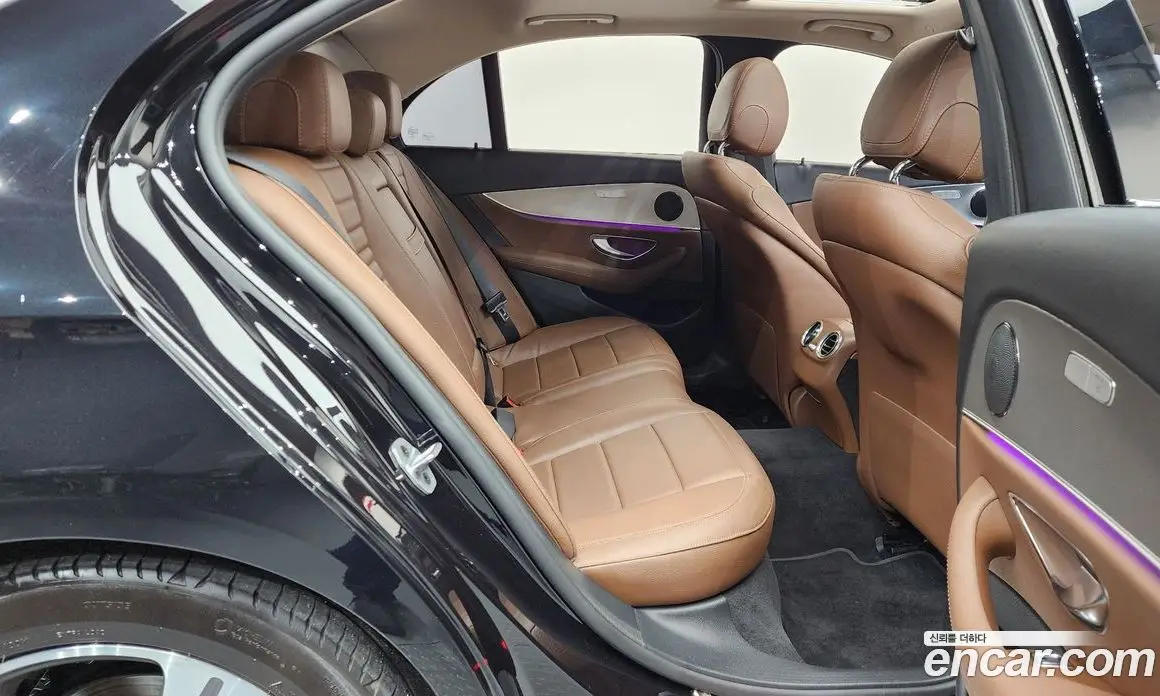 Mercedes-Benz E-Class 2018 2.0 автомат (гидро), фото 17 Mercedes-Benz E-Class 2018 2.0 автомат (гидро), фото 17