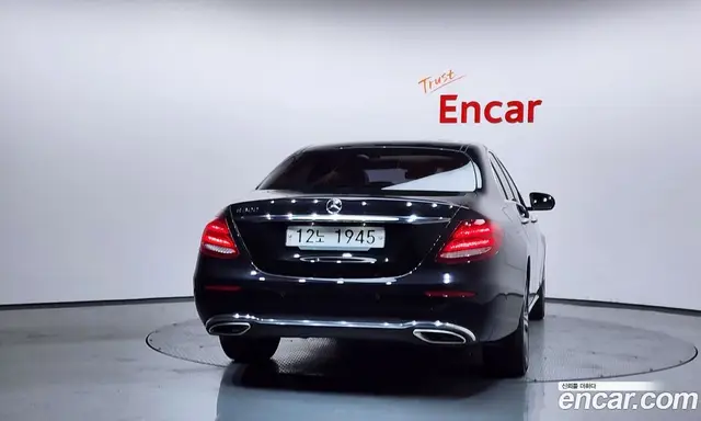 Mercedes-Benz E-Class 2018 2.0 автомат (гидро), миниатюра 4 Mercedes-Benz E-Class 2018 2.0 автомат (гидро), миниатюра 4
